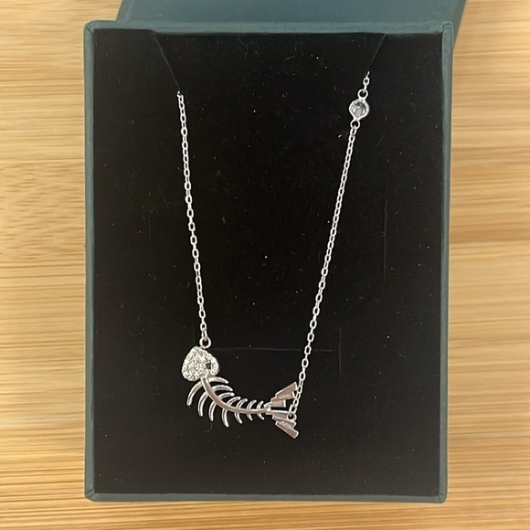Brand New Sterling Silver 18" Fish Necklace Heart Pave Crystals 925 Stamped - Picture 15 of 15